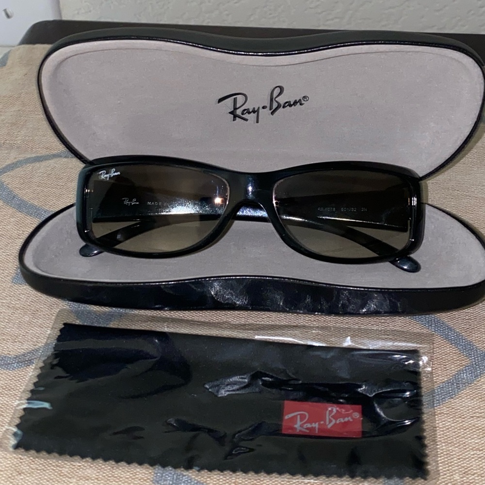 Ray-Ban sunglasses black